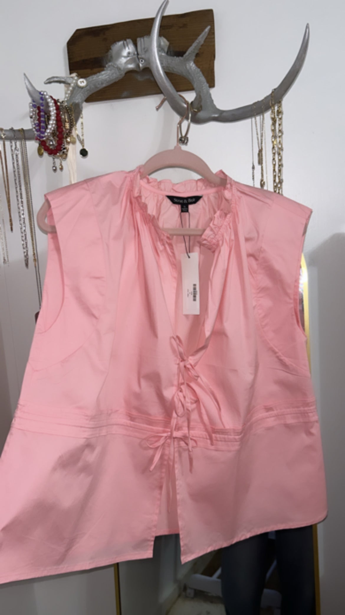 pink top